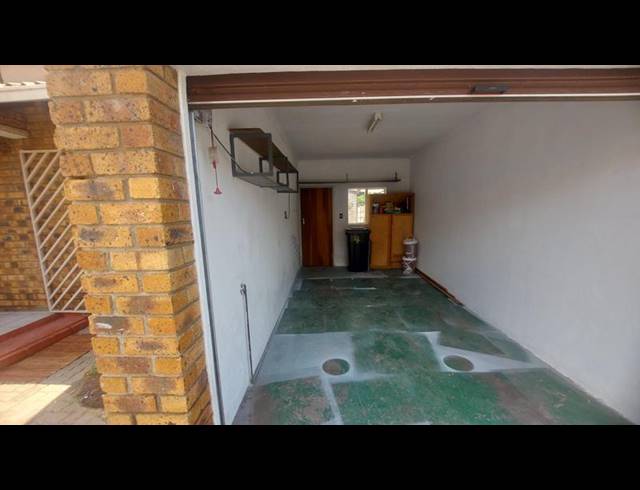 3 BEDROOM TOWNHOUSE FOR SALE IN BOKSBURG NORTH